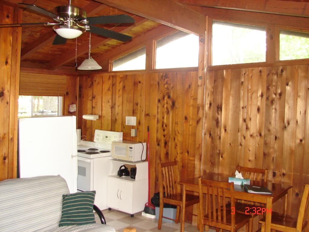 Port Severn Sunnylea Resort מראה חיצוני תמונה